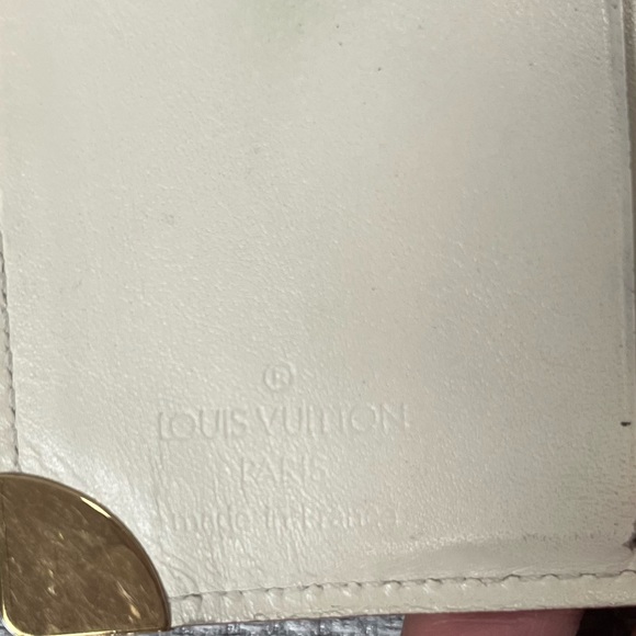 Authentic Louis Vuitton Suhali short wallet - Picture 11 of 14